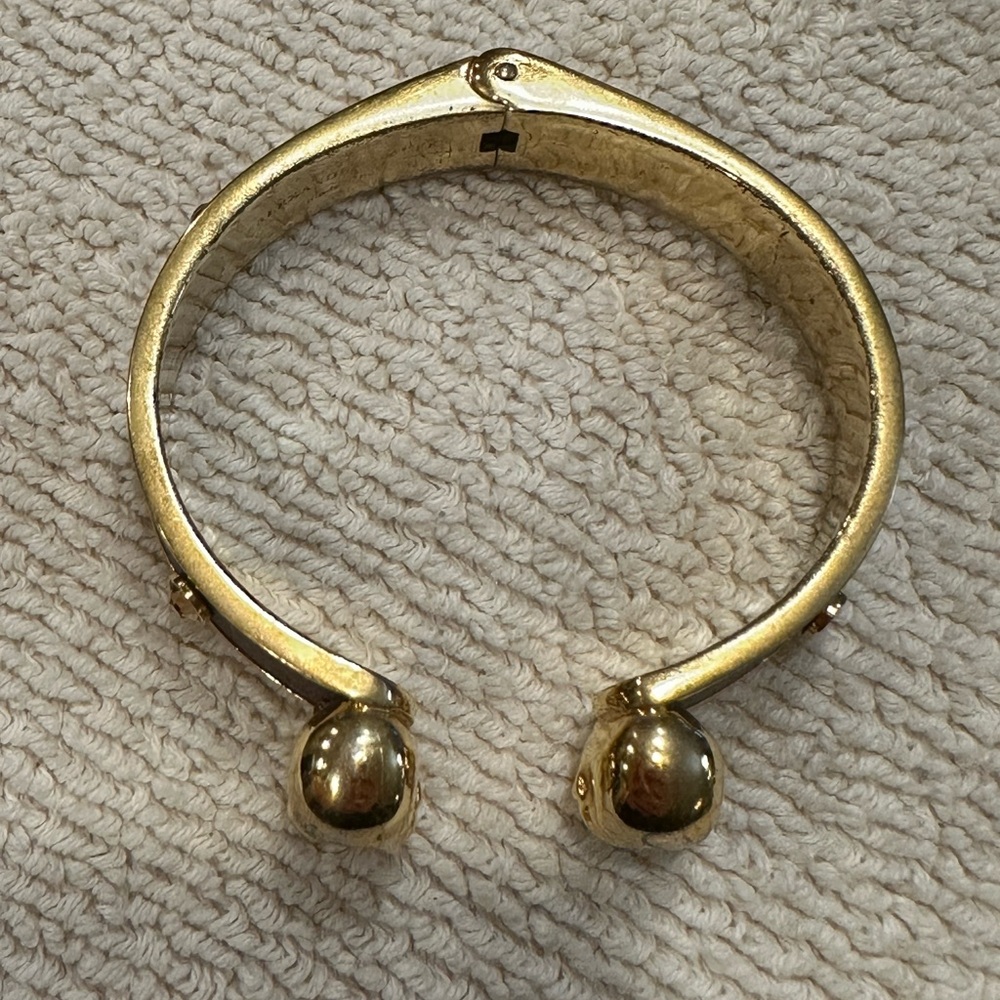 Alexander McQueen Gold Skull Cuff Bracelet - Picture 4 of 7